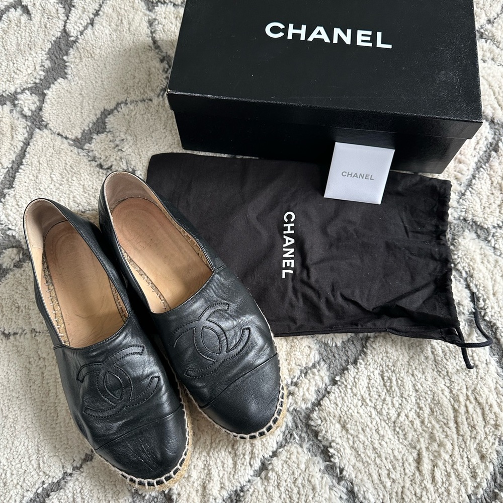 CHANEL black lambskin espadrilles